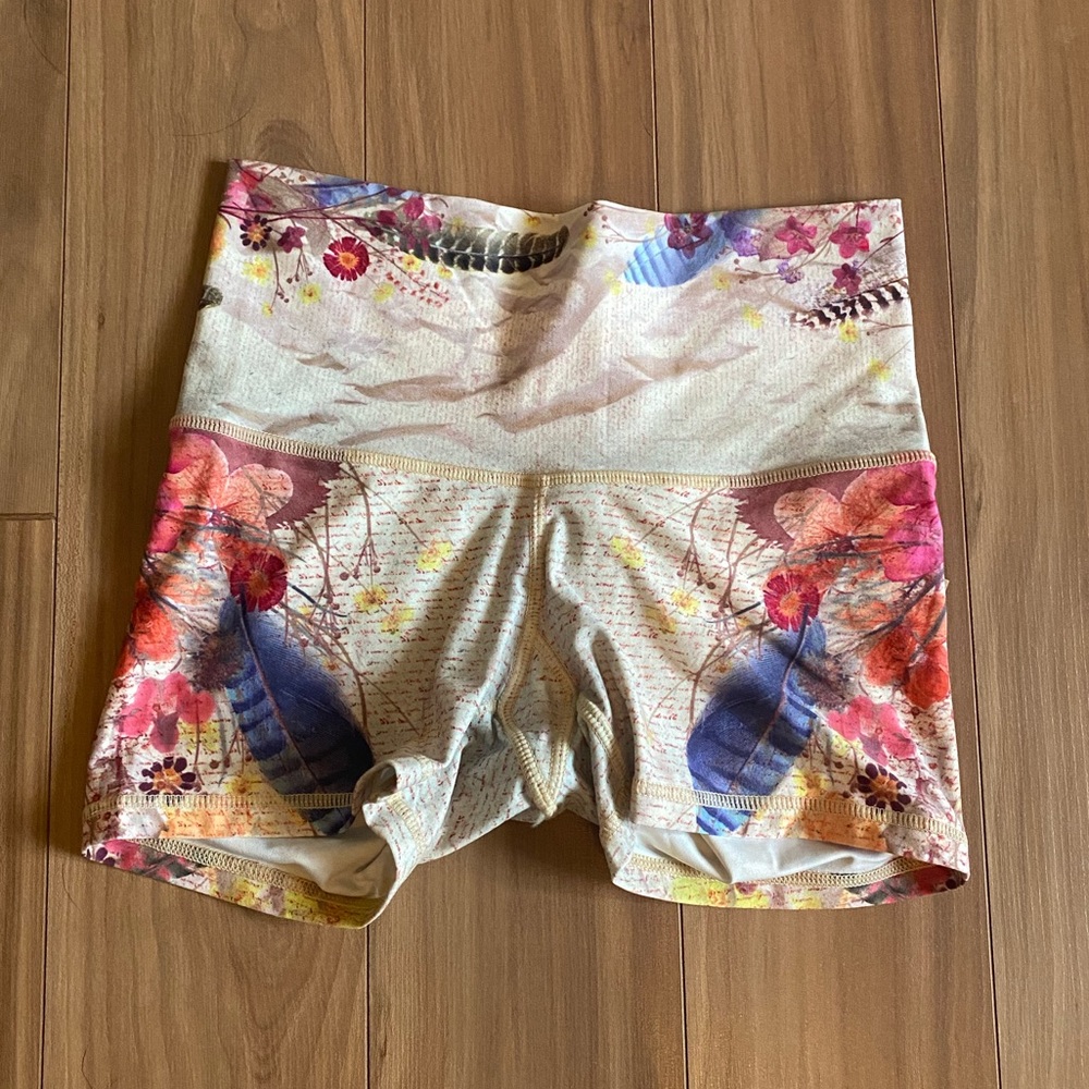 Niyamasol women’s shorts